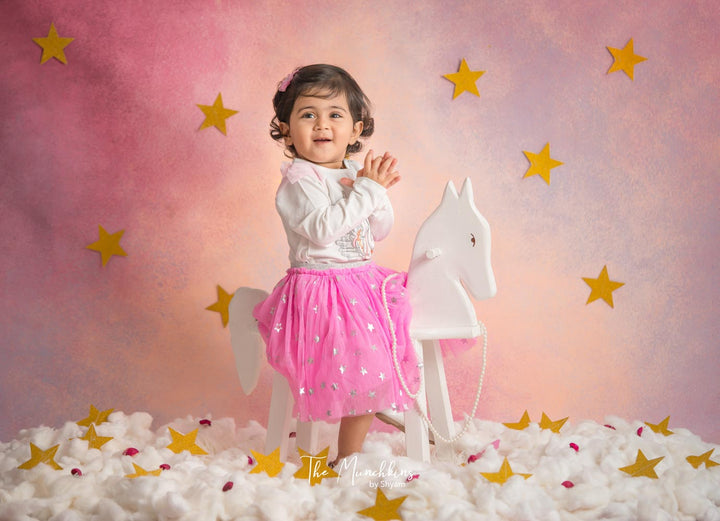 Tiny Horse Bench : Baby Props