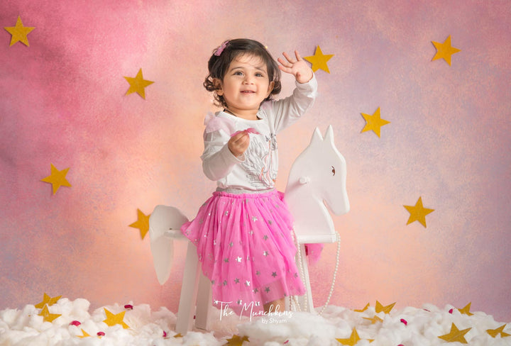 Tiny Horse Bench : Baby Props