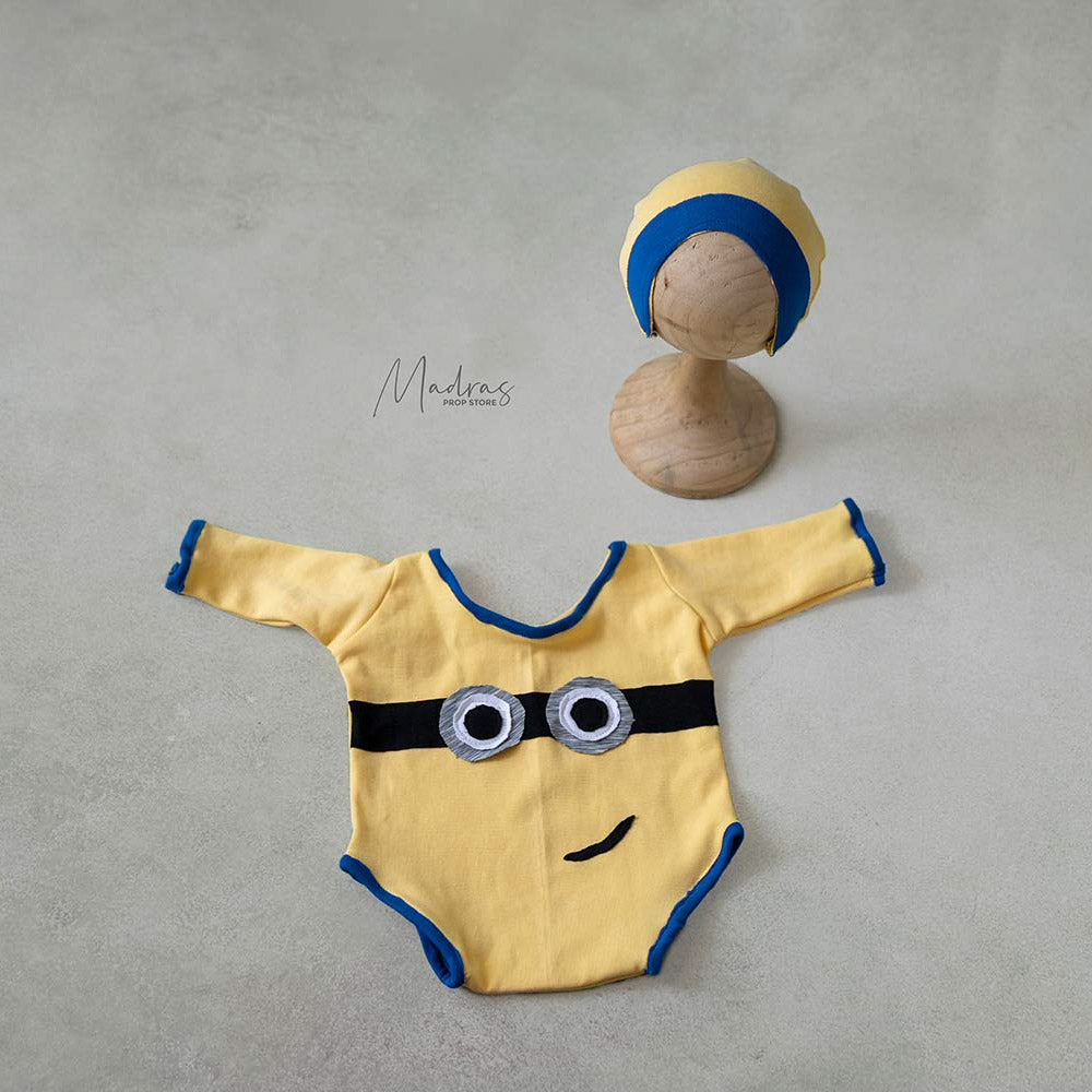 Minion Outfit : Baby Props