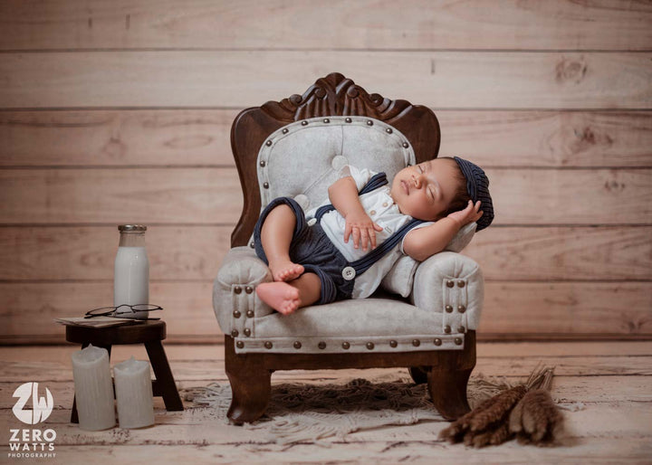 King Sofa : Baby Props