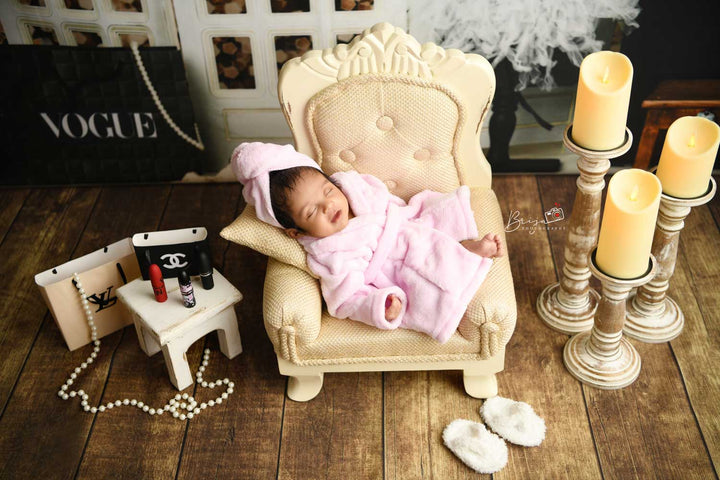 King Sofa : Baby Props