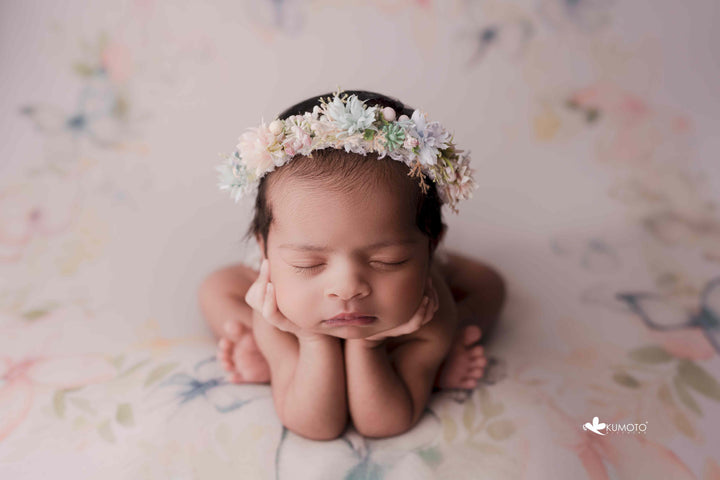 Newborn Posing Stand : Baby Props