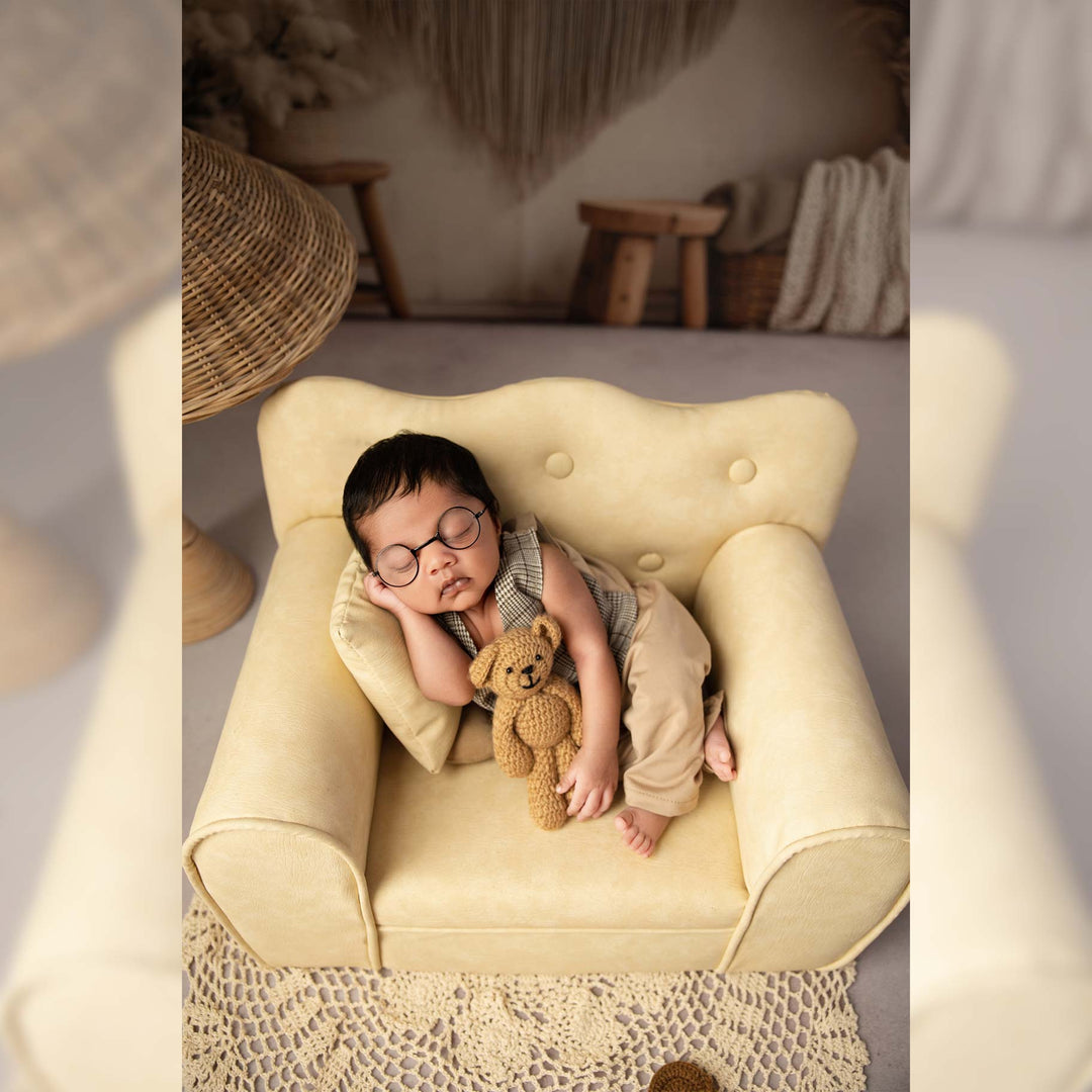 Chester Sofa : Baby Props