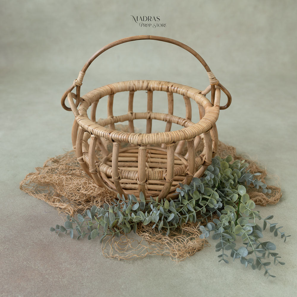 Cuddle Basket : Baby Props