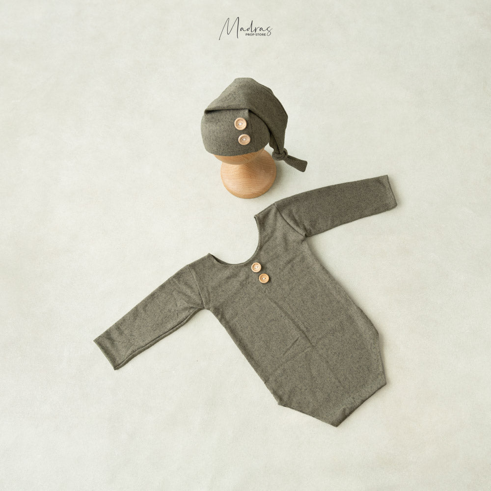 Aiden Romper With Sleepy Cap : Baby Props