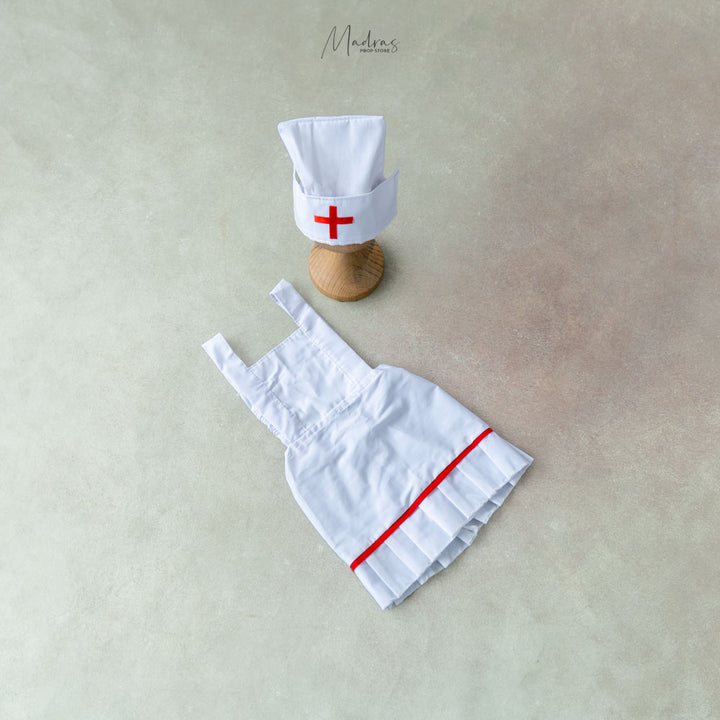 Nurse Apron Plus Cap : Baby Props