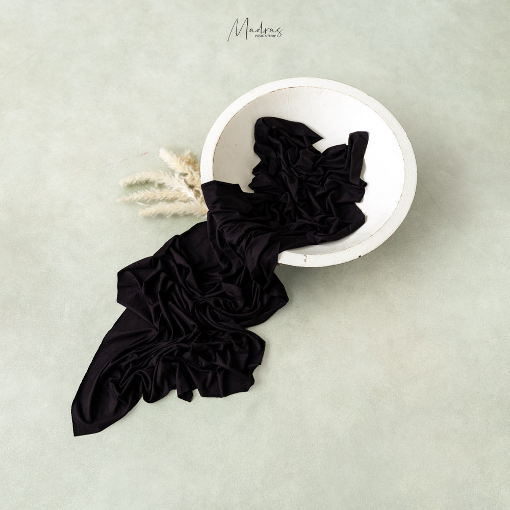 Budget Newborn Wrap (Black) : Baby Props