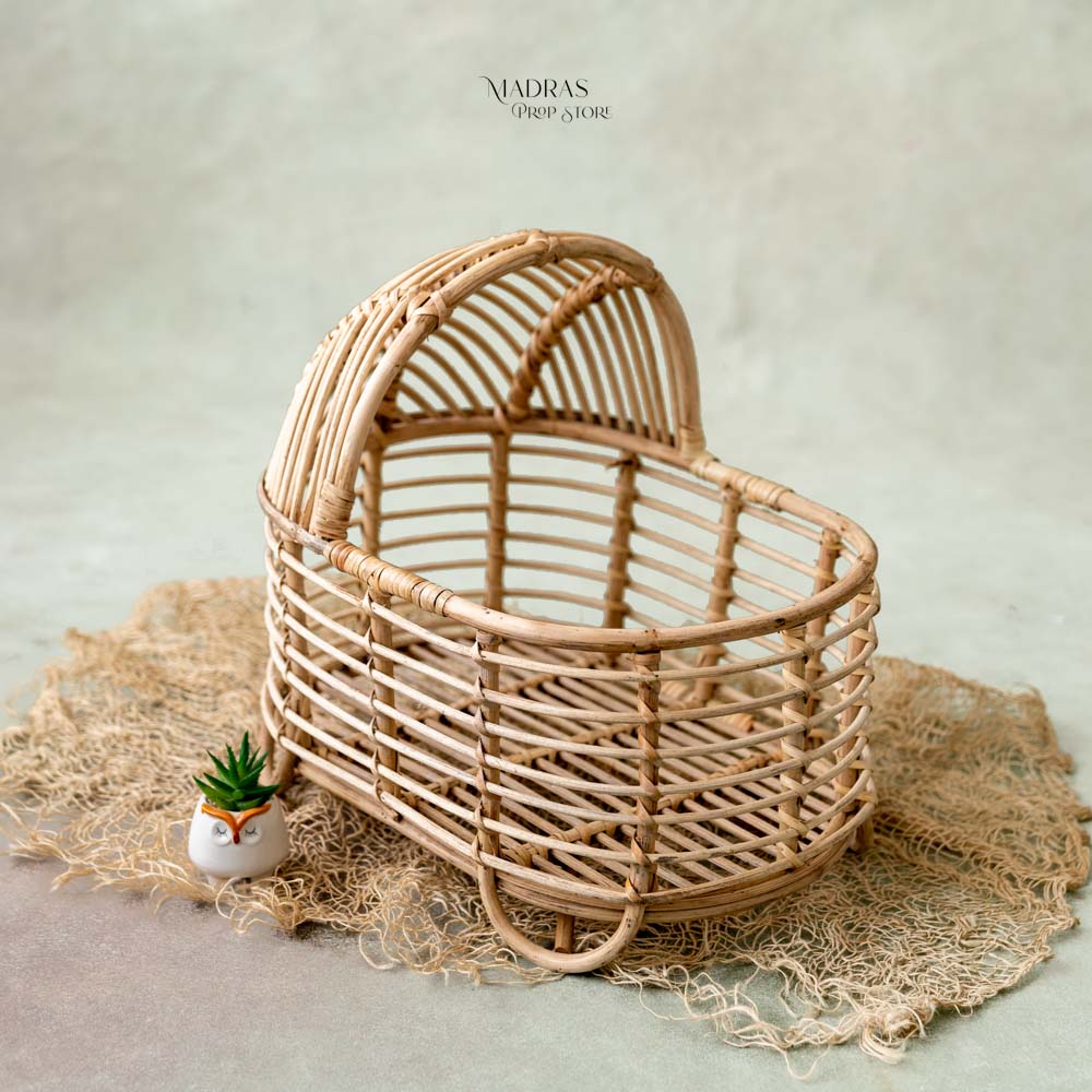 Rattan Crib : Baby Props