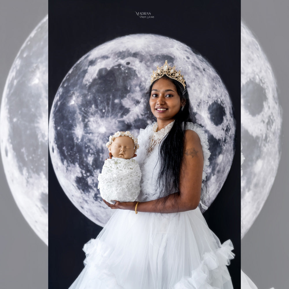 Setup - 0474 (Gown + Backdrop + Crown) : Baby Props