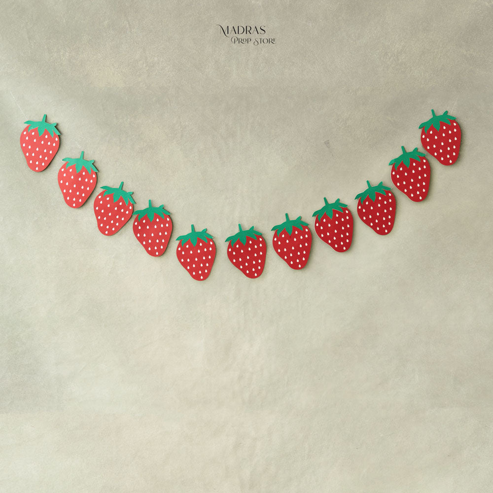 Strawberry Buntings : Baby Props