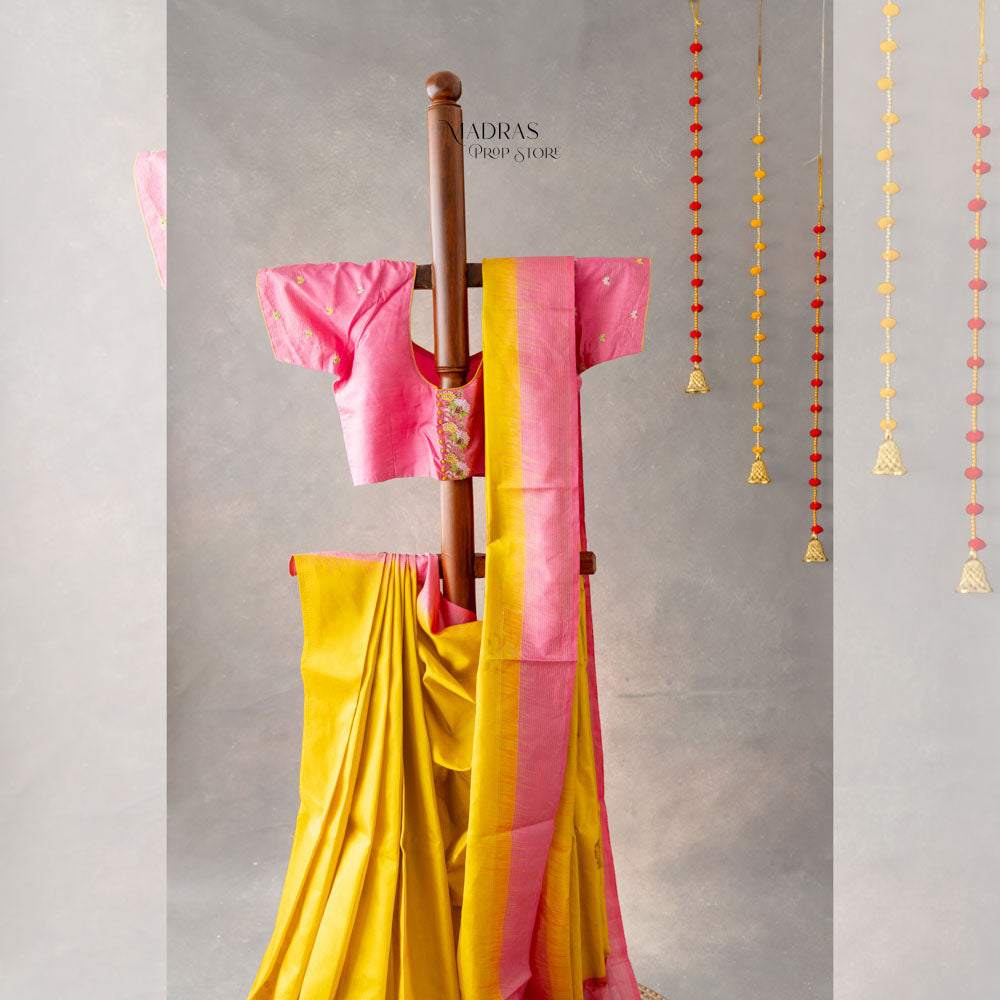 Saree Shoot Stand : Product Props