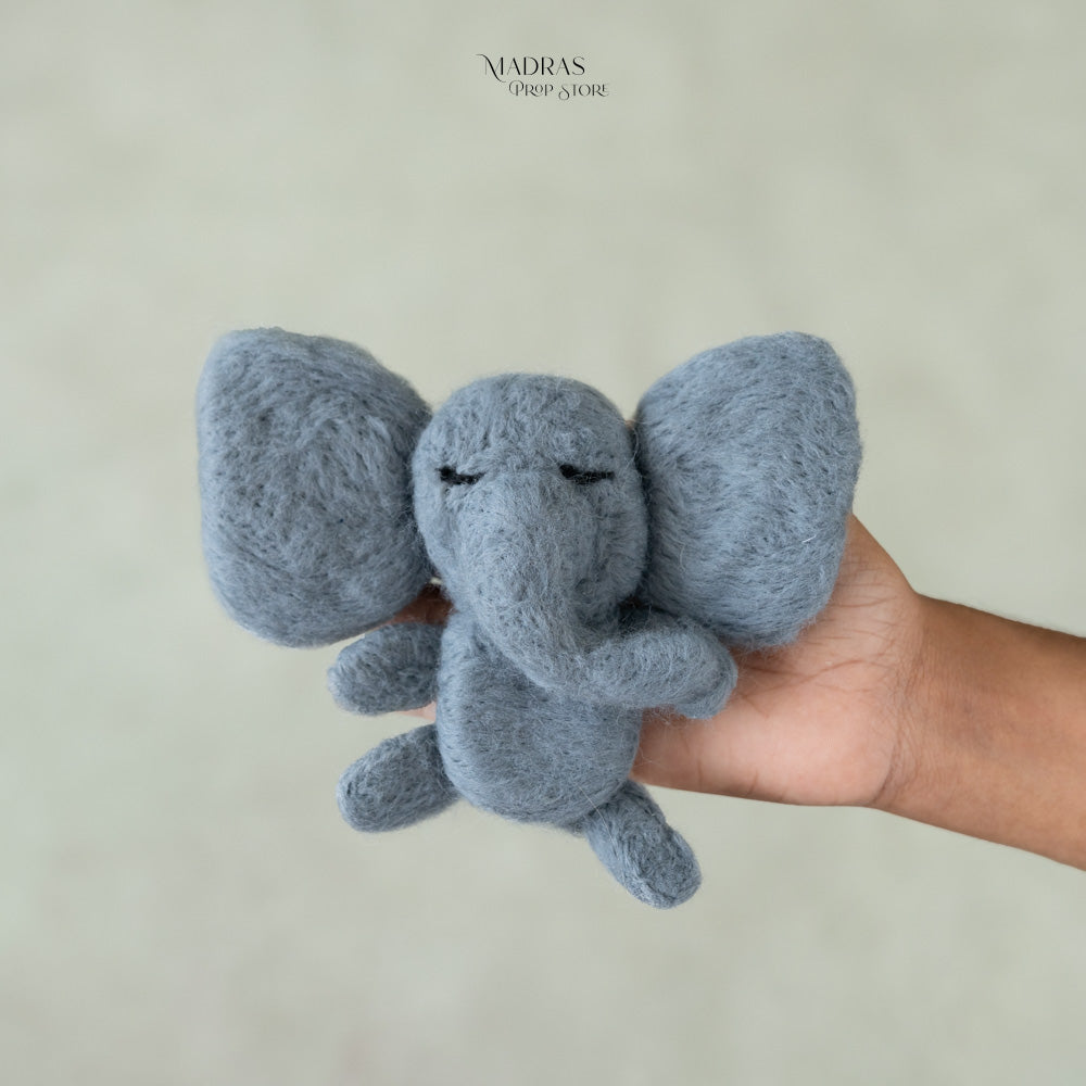 Elephant Felted Toy : Baby Props