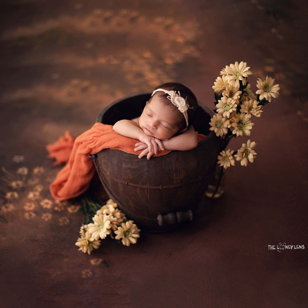 Vintage Wooden Bucket : Baby Props