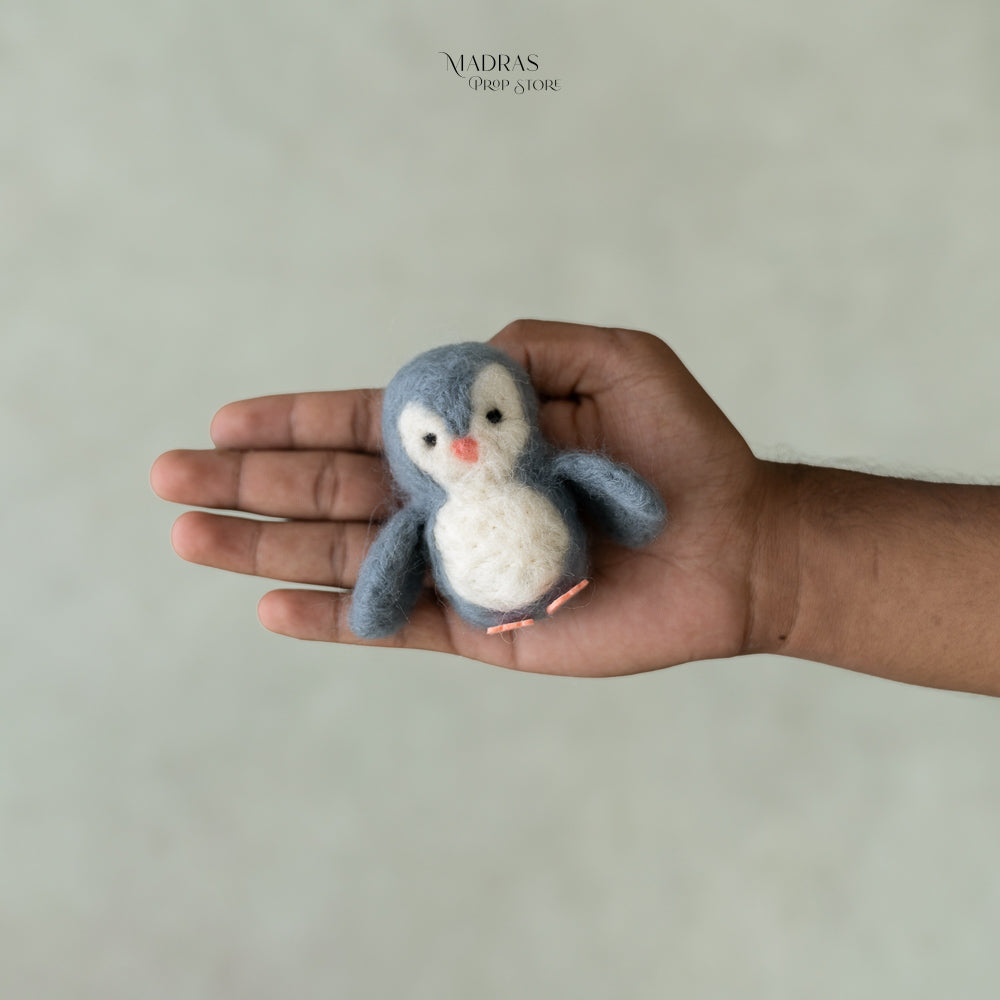Felted Penguin : Baby Props