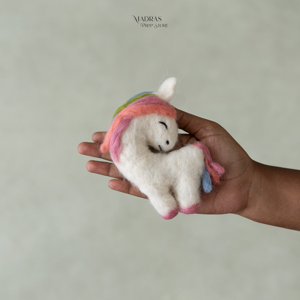 Felted Unicorn : Baby Props