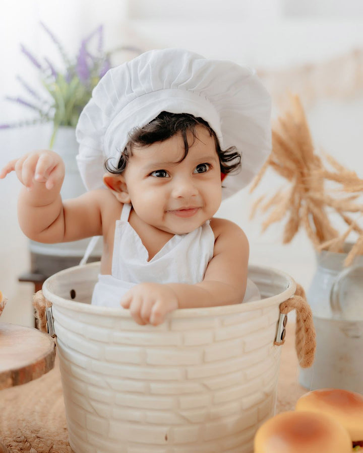Unique Buckets Roped : Baby Props