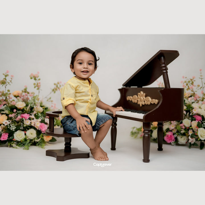 Grand Piano With Chair : Baby Props