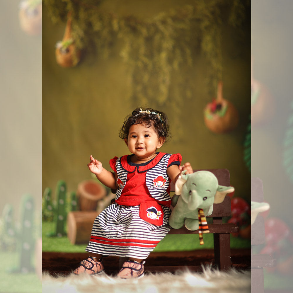 Into The Jungle World : Baby Backdrops