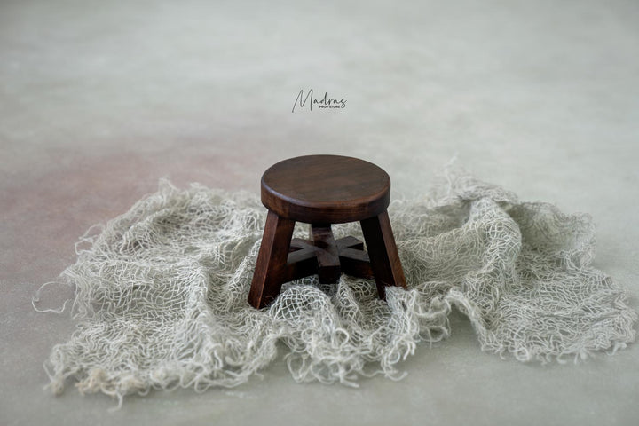 Mini Round Stand | Diameter in 13 cms | Height in 10 cms : Baby Props