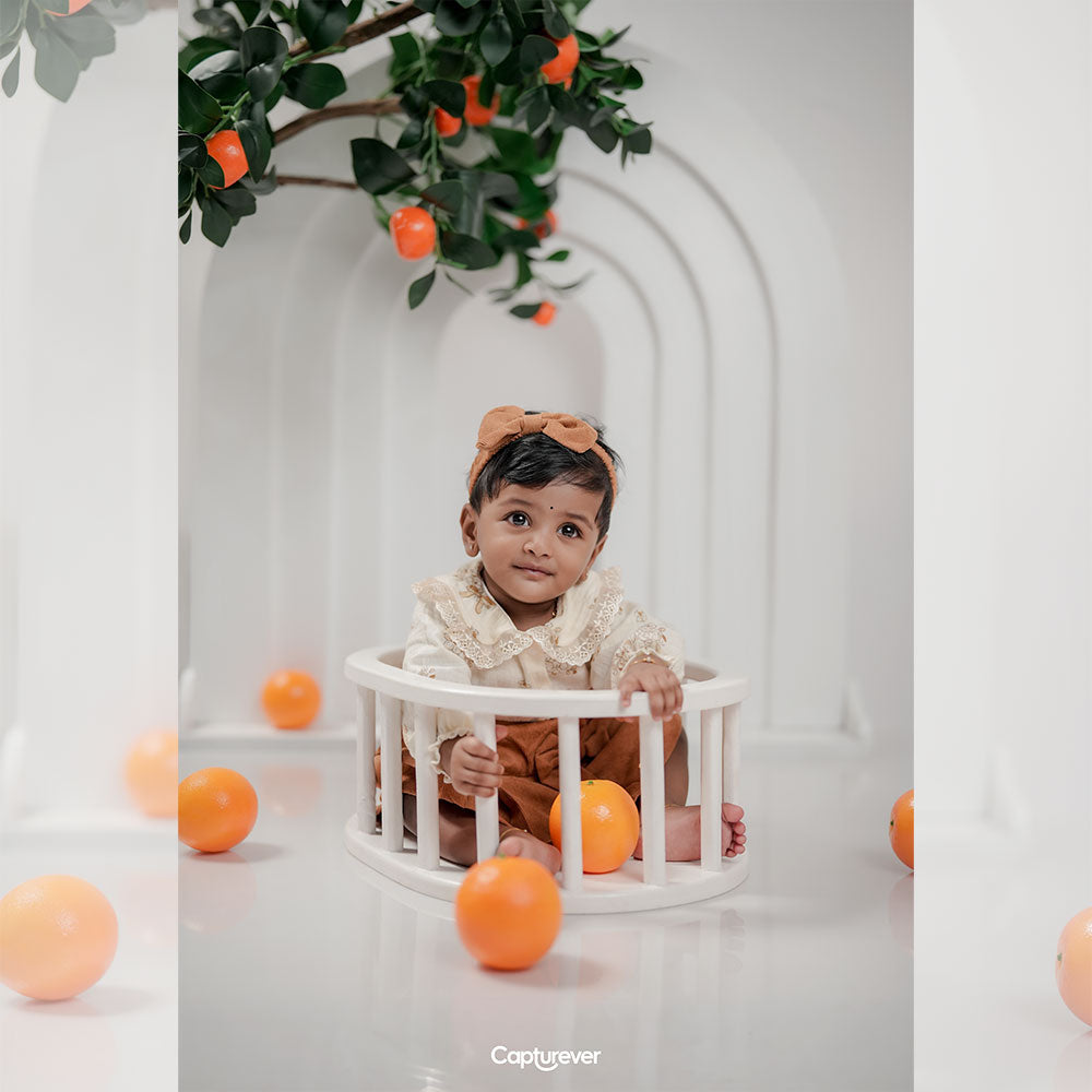 Oval Crib : Baby Props