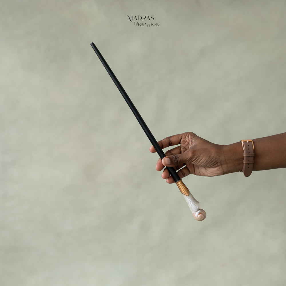 Queenie Goldstein Wand | 35cm : Baby Props