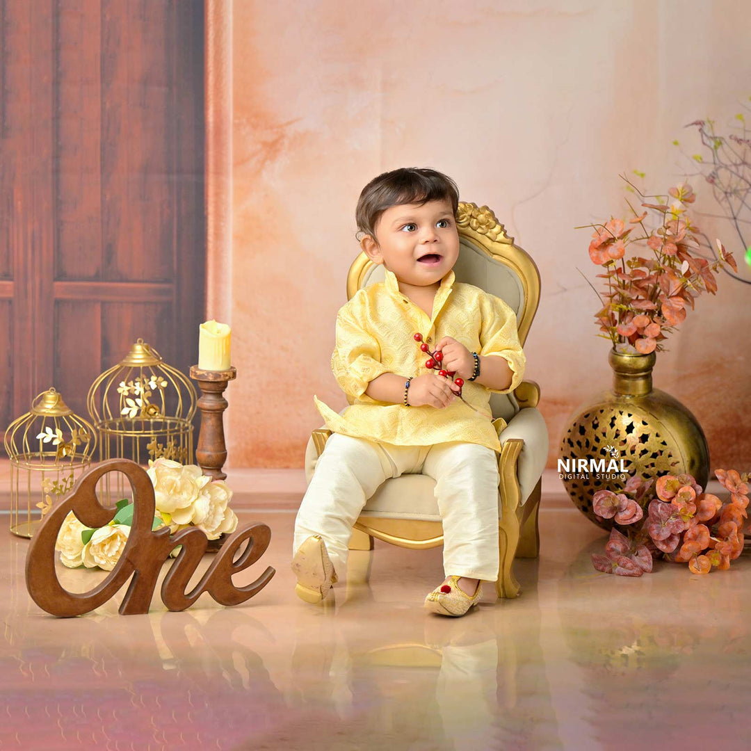 Regal Sofa : Baby Props