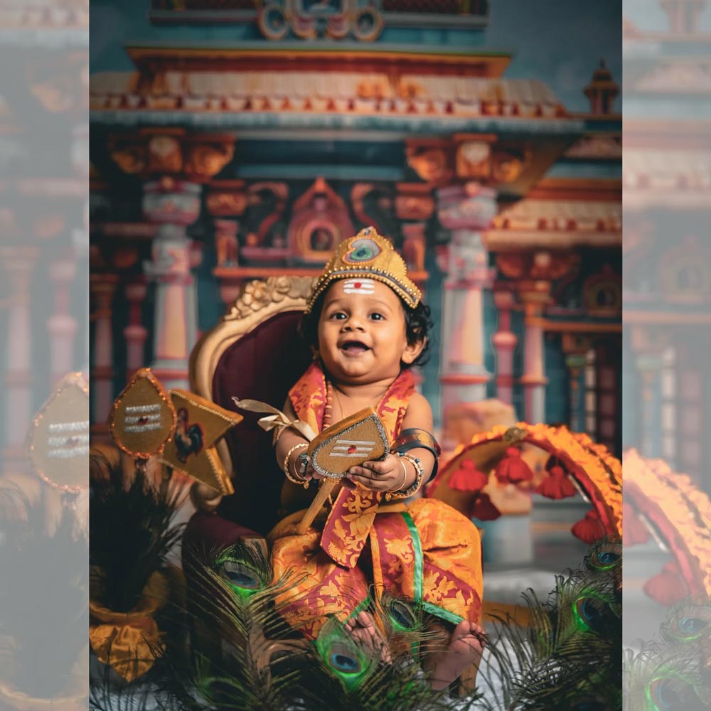 Regal Sofa : Baby Props