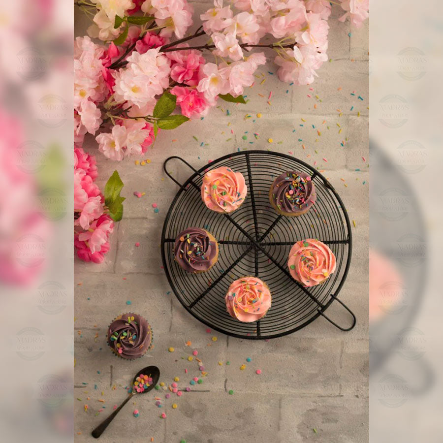 Round Wire Cooling Rack – Madras Prop Store