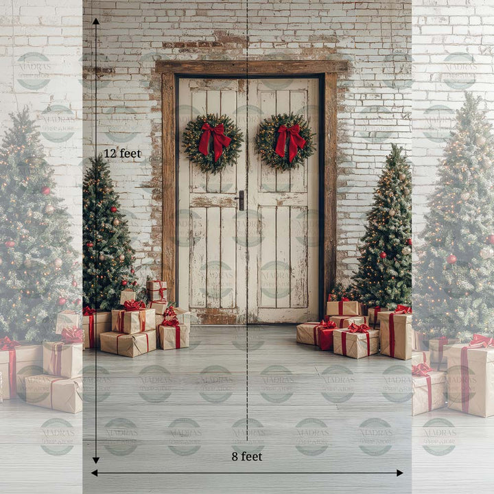 Rustic Wreath Door : Maternity Backdrops