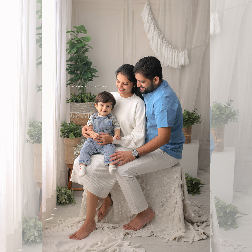 Rustic Wall in White : Maternity Backdrops