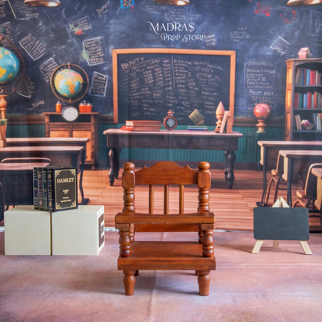 Grad Setup Store Setup - 0657 ( 20 Setups ) – Madras Prop Store