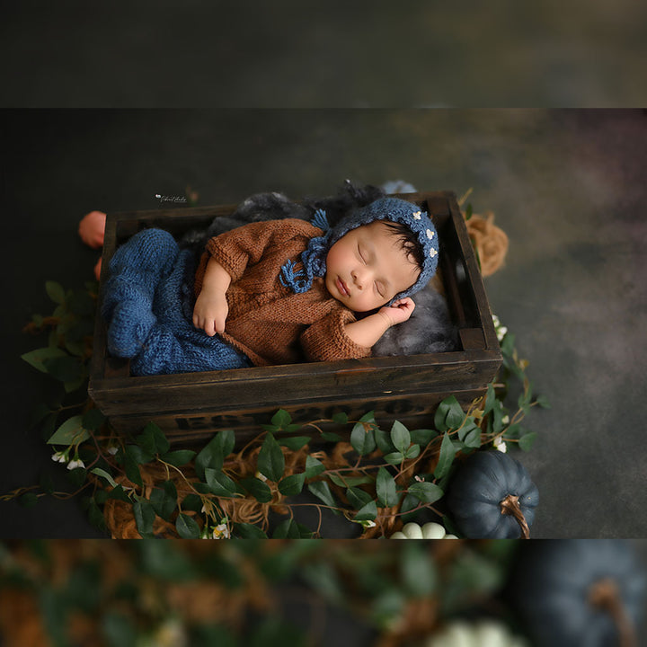 Stamped Vintage Crate : Baby Props