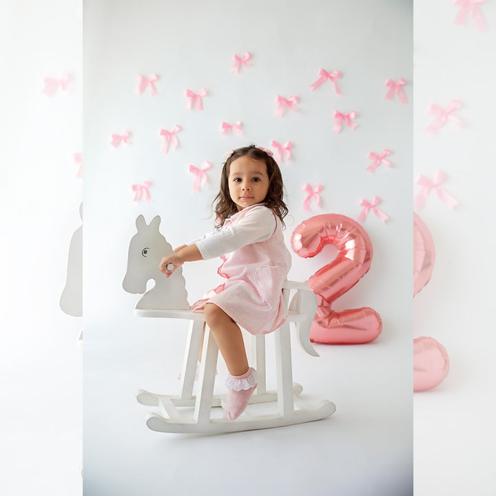 Tiny Horse Bench : Baby Props