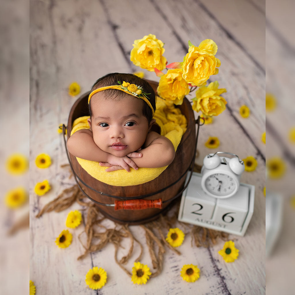 Vintage Wooden Bucket : Baby Props