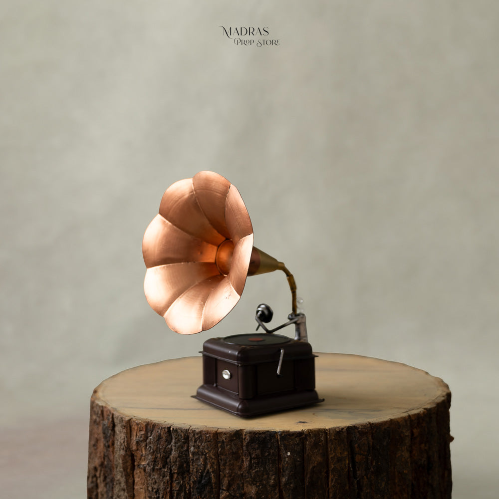 Vintage Gramophone V0.1 : Baby Props