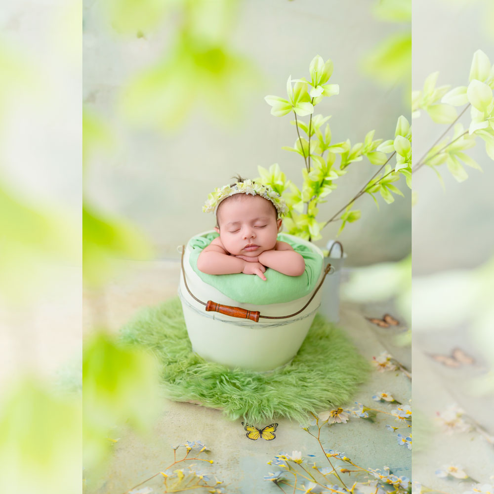 Vintage Wooden Bucket : Baby Props