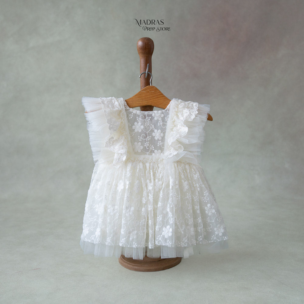 White Gown : Baby Outdits 