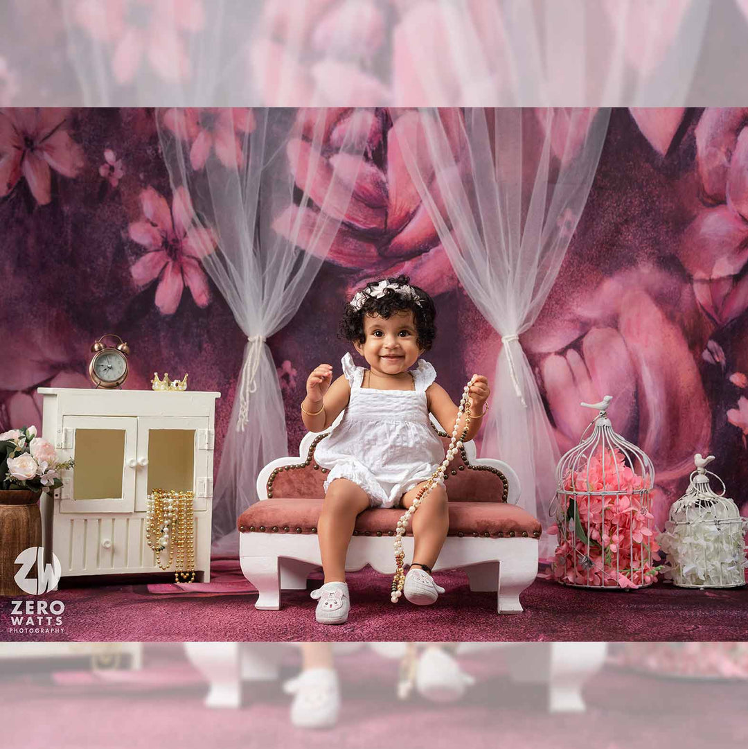 Royal Sofa / Mauve Floral : Baby Props