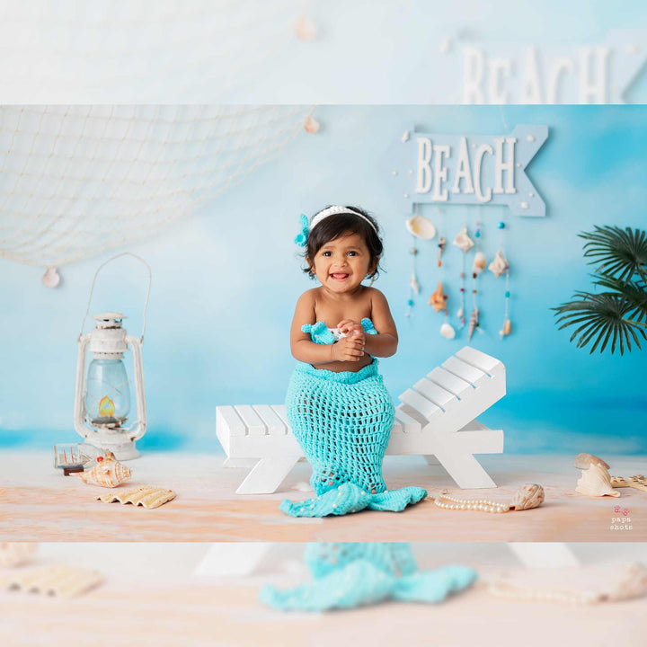 Beach Bench : Baby Props