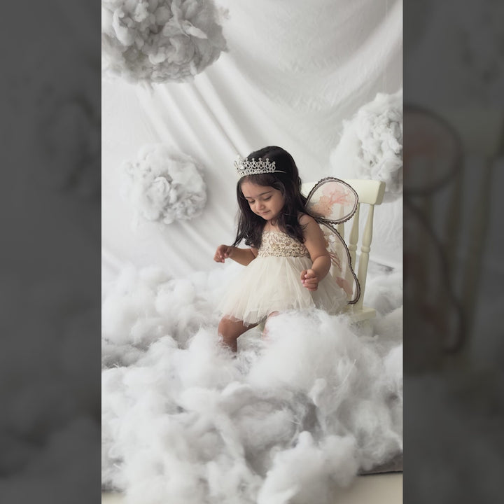 Archer Chair : Baby Props