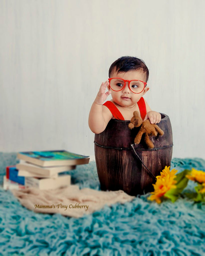 Vintage Wooden Bucket : Baby Props