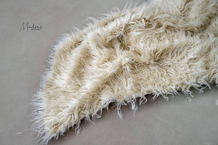 Faux Fur Mat : Baby Props