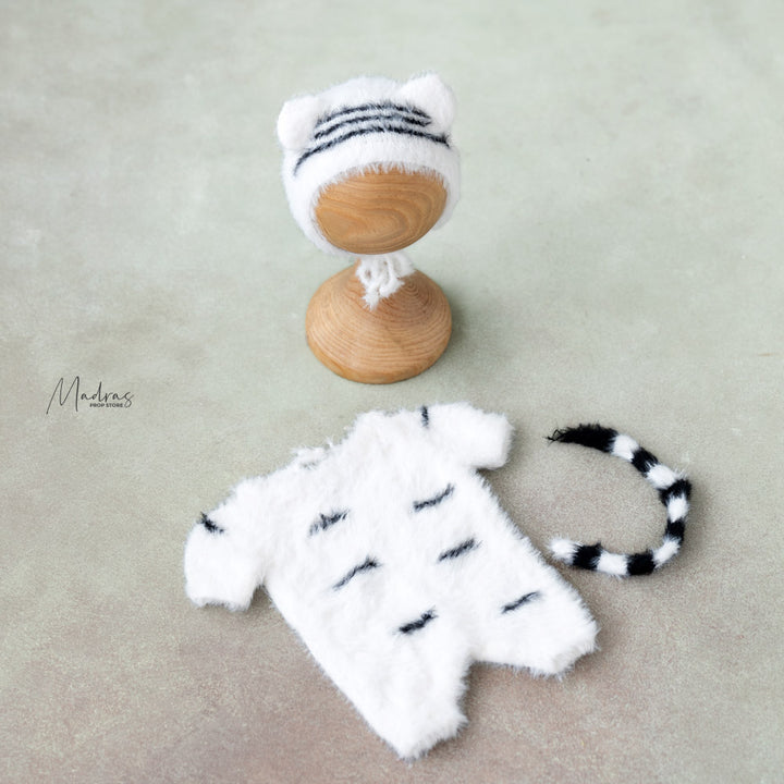 Tiger Outfit : Baby Props