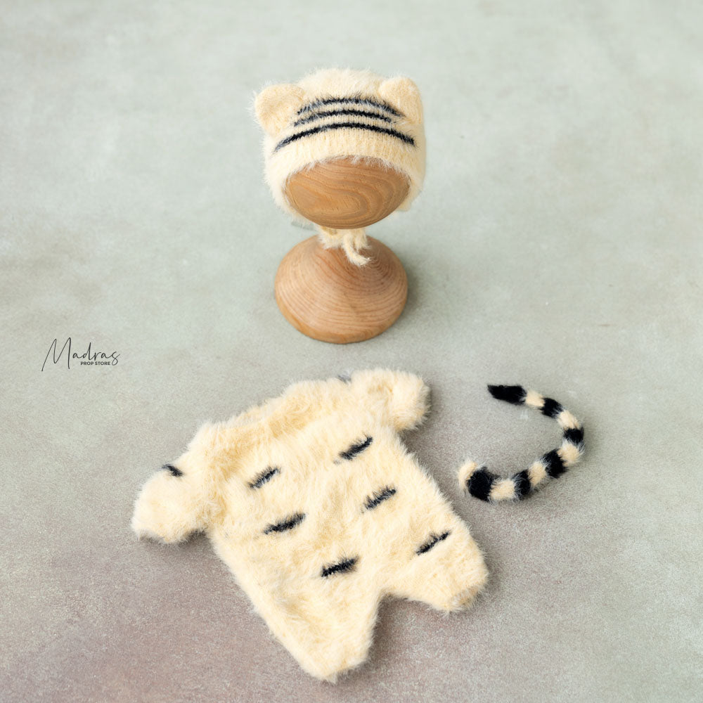 Tiger Outfit : Baby Props