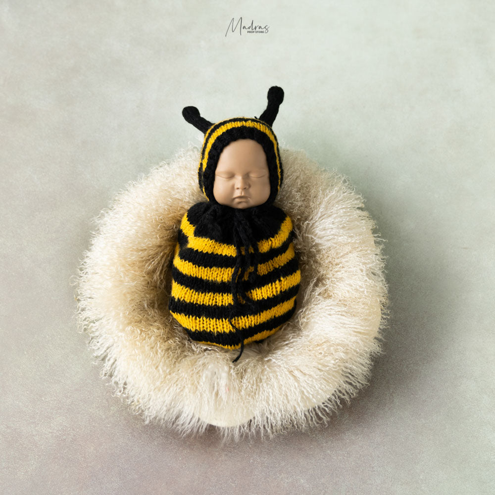 Honey Bee Pouch Wrap : Baby Props