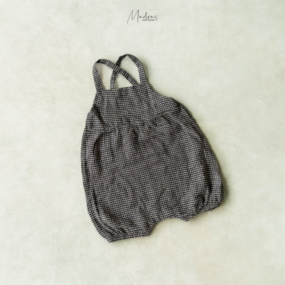  Maggie Romper :  Baby Props