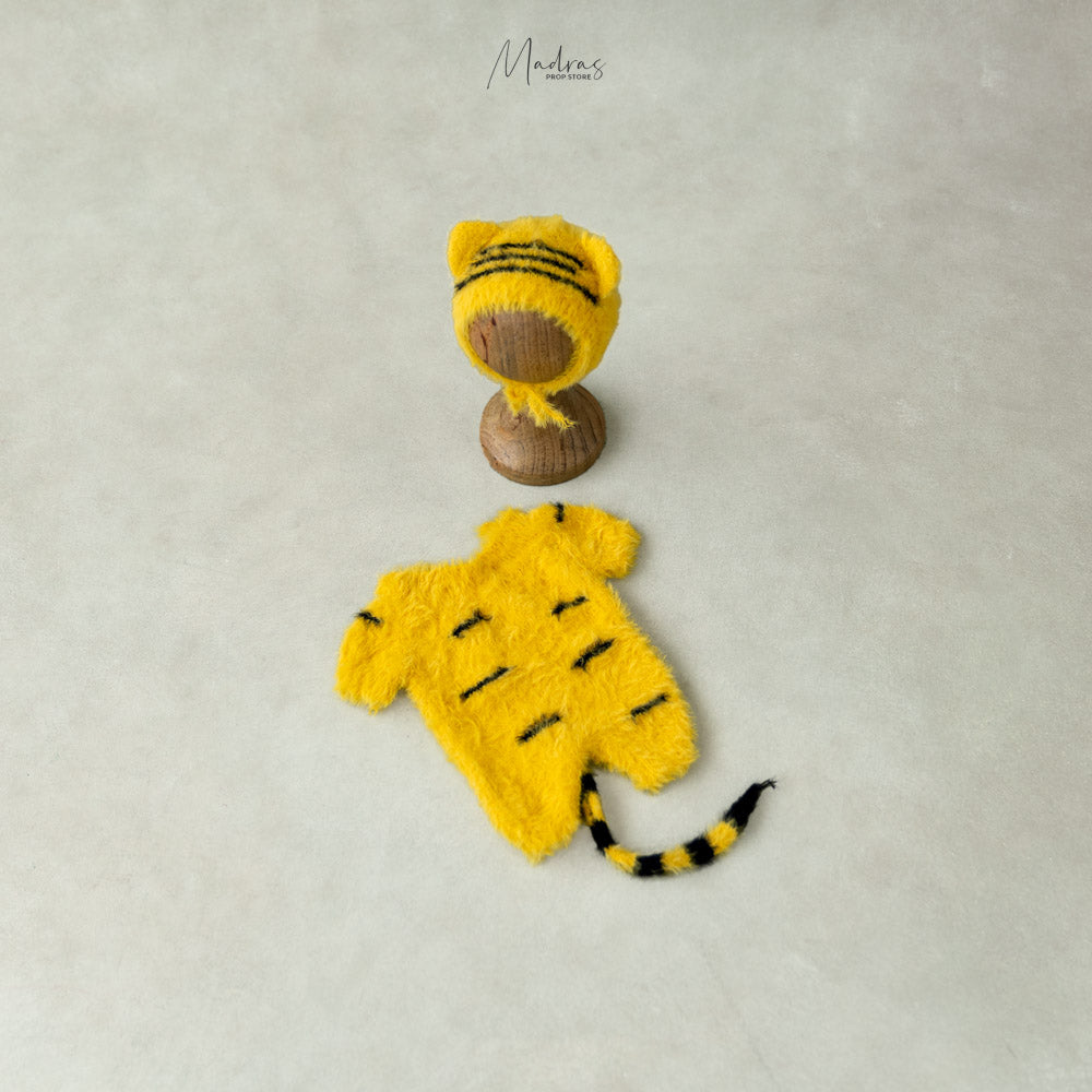 Tiger Outfit : Baby Props