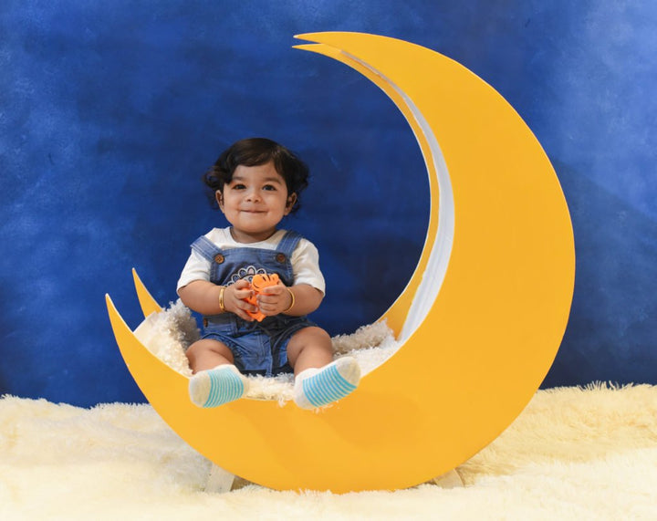 Moon Bench : Baby Props