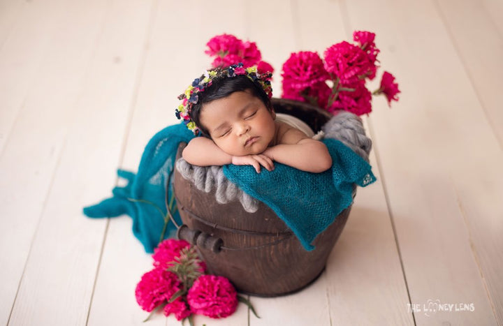 Vintage Wooden Bucket : Baby Props