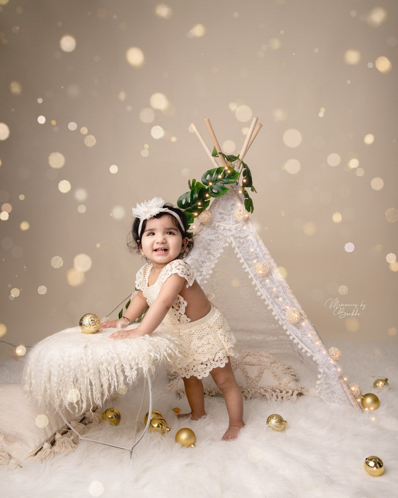 White Lace Pompom Teepee Tent : Baby Props